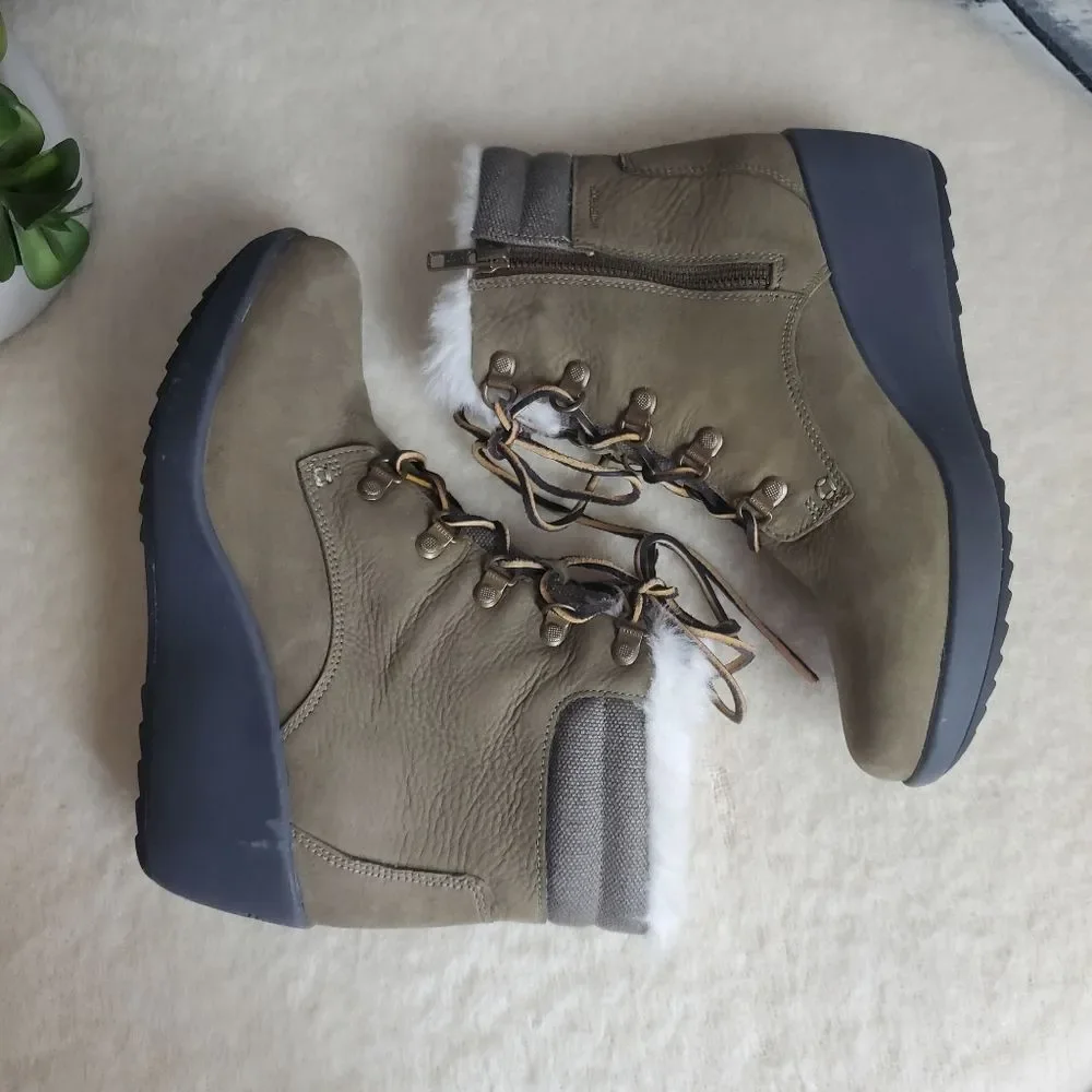 Sperry Tan Lace-Up Fur Collar Ankle Booties